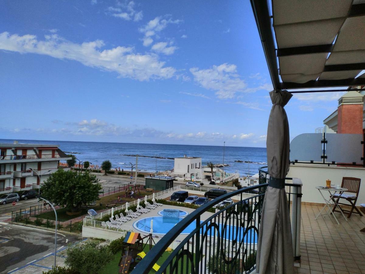 Penthouse On The Adriatic Sea Apartment มาร์ตินซิกูโร ภายนอก รูปภาพ